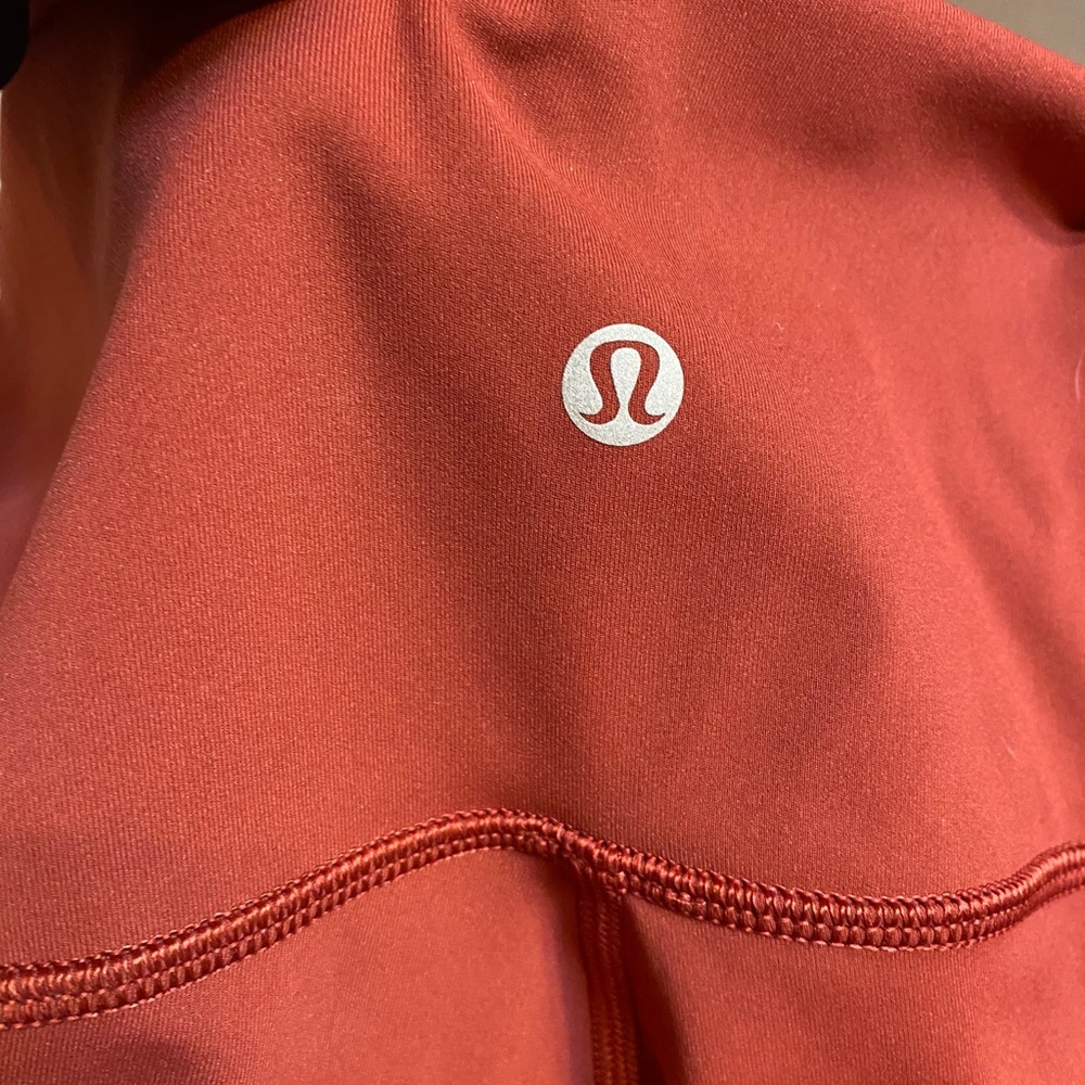 Lulu crops. Excellent condition... no pilling